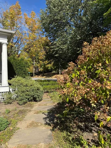 $2,400 | 283 South Union Street, Burlington, VT 05401