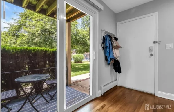 $2,400 | 320 South Street, Morristown, NJ 07960