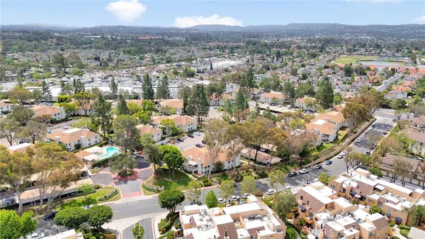 $575,000 | 22198 Cedar Pointe, Unit 1F, Lake Forest, CA 92630