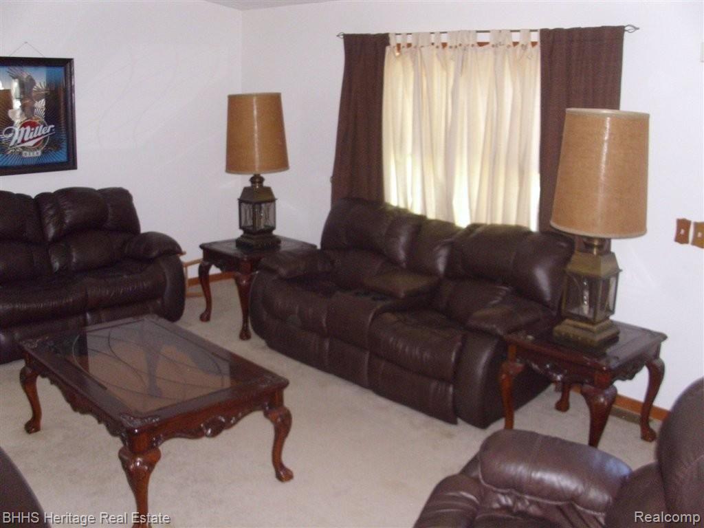 106 Wright Road Howell, MI 48843 - Photo 5 of 11 DSCI0074.JPG