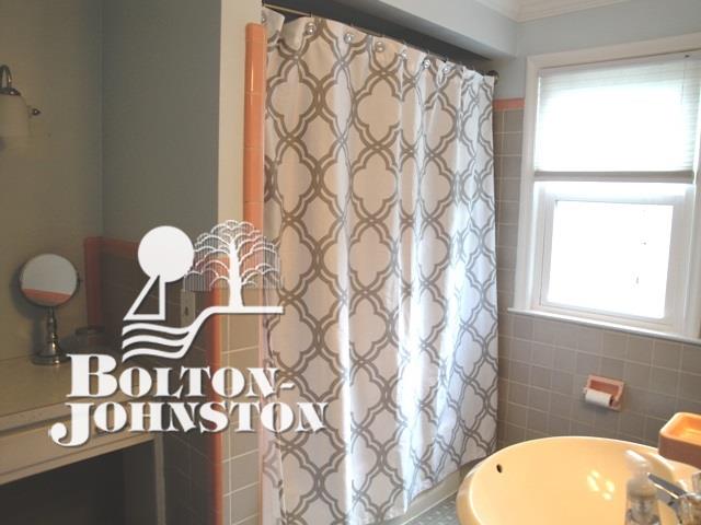 1932 Broadstone Road Grosse Pointe Woods, MI 48236 - Photo 17 of 23