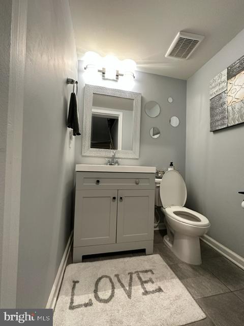 481 Rowan Street Warminster, PA 18974 - Photo 23 of 30 Guest Bath