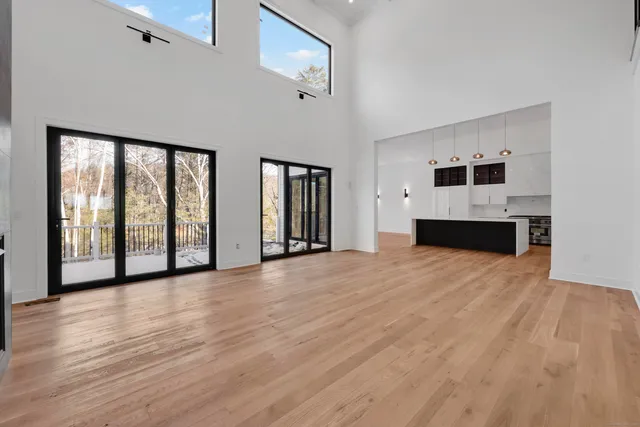 $1,999,999 | 3 Cobtail Way, Simsbury, CT 06070