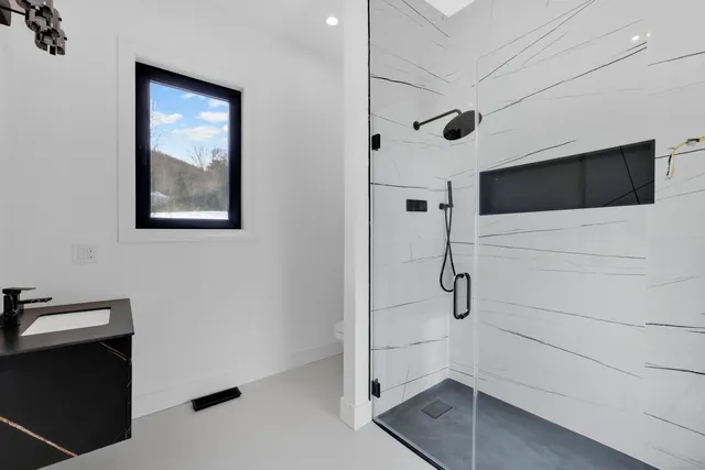 $1,999,999 | 3 Cobtail Way, Simsbury, CT 06070