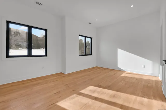 $1,999,999 | 3 Cobtail Way, Simsbury, CT 06070