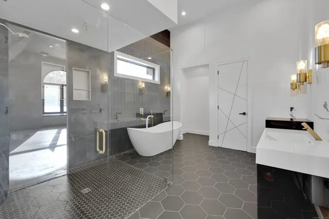 $1,999,999 | 3 Cobtail Way, Simsbury, CT 06070