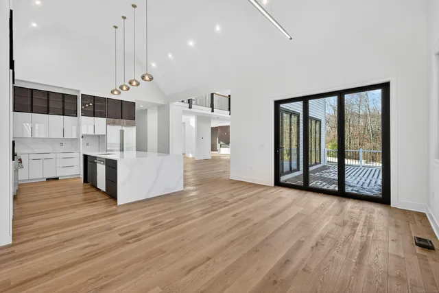 $1,999,999 | 3 Cobtail Way, Simsbury, CT 06070