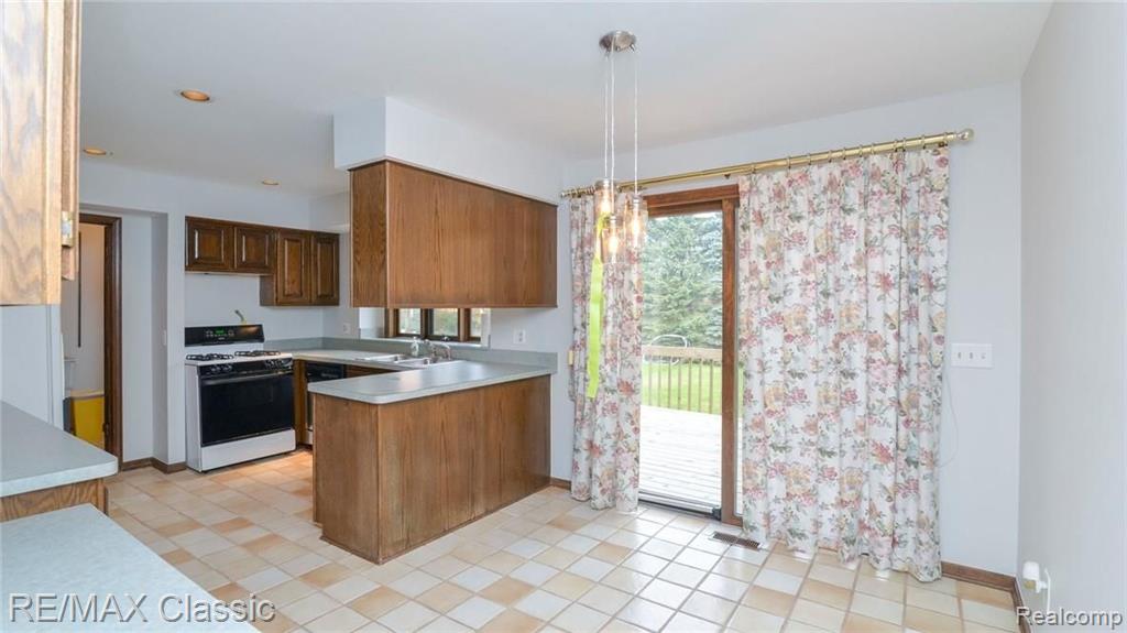 688 Sunlight Drive Rochester Hills, MI 48309 - Photo 24 of 63