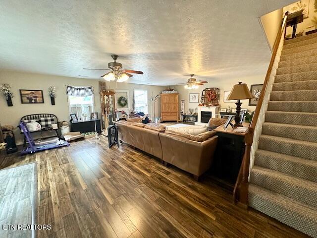 554 McLin Hollow Road Rose Hill, VA 24281 - Photo 10 of 26 family room