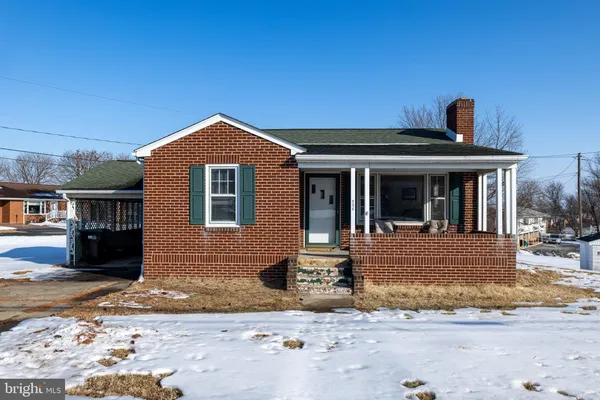 $235,000 | 296 West Main Street, Stanley, VA 22851