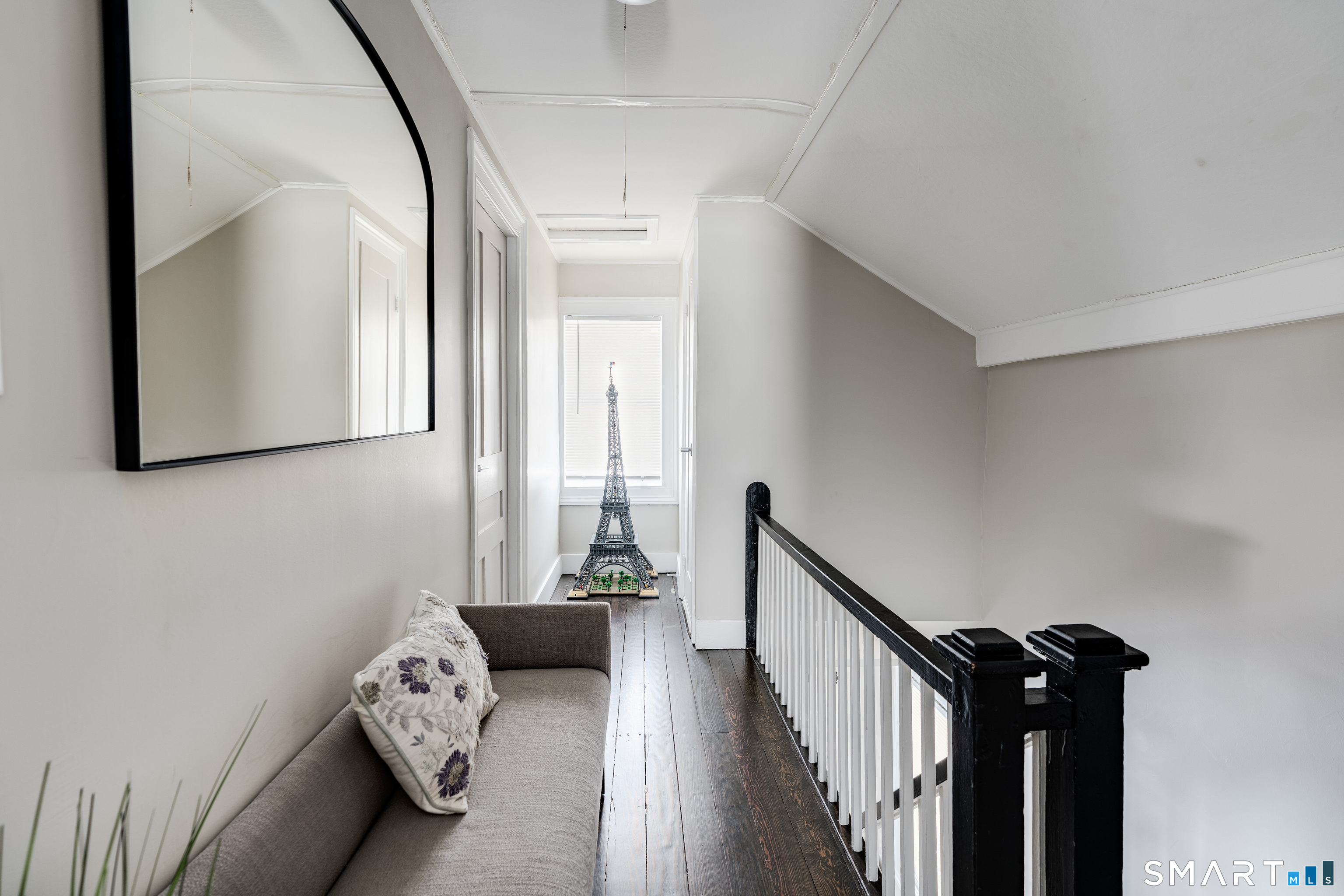 735 Matthews Street Bristol, CT 06010 - Photo 18 of 36 Upstairs hall