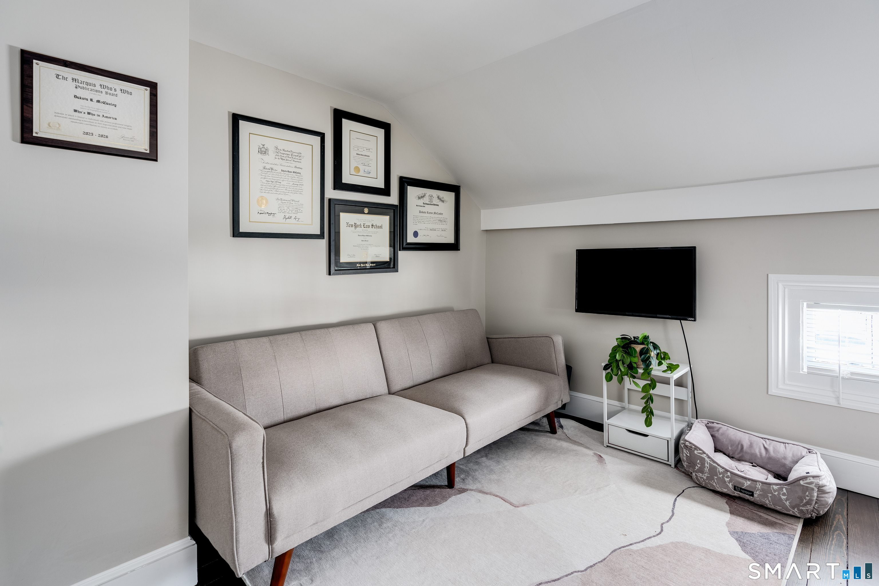 735 Matthews Street Bristol, CT 06010 - Photo 20 of 36 Bedroom 1