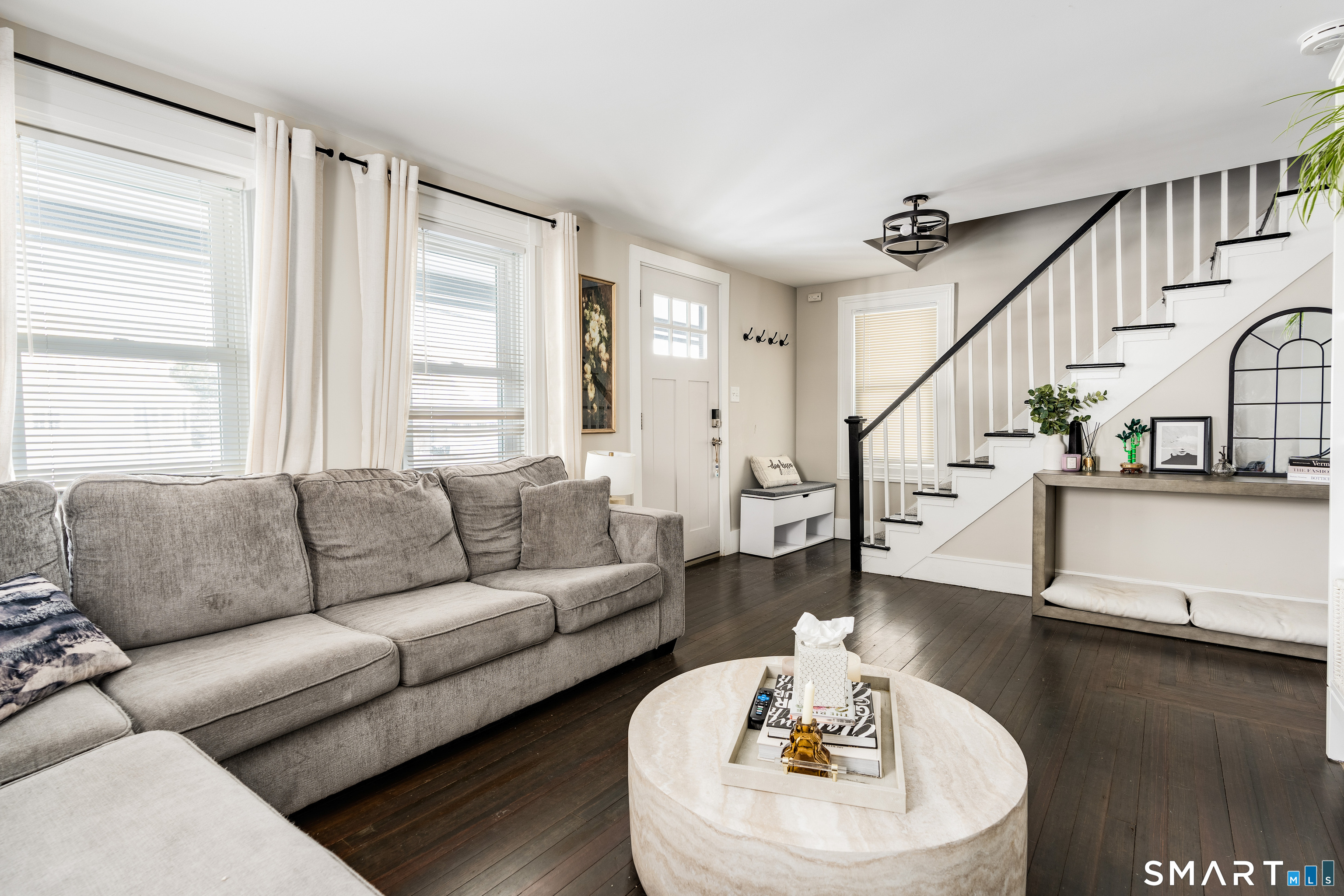 735 Matthews Street Bristol, CT 06010 - Photo 3 of 36 Living room