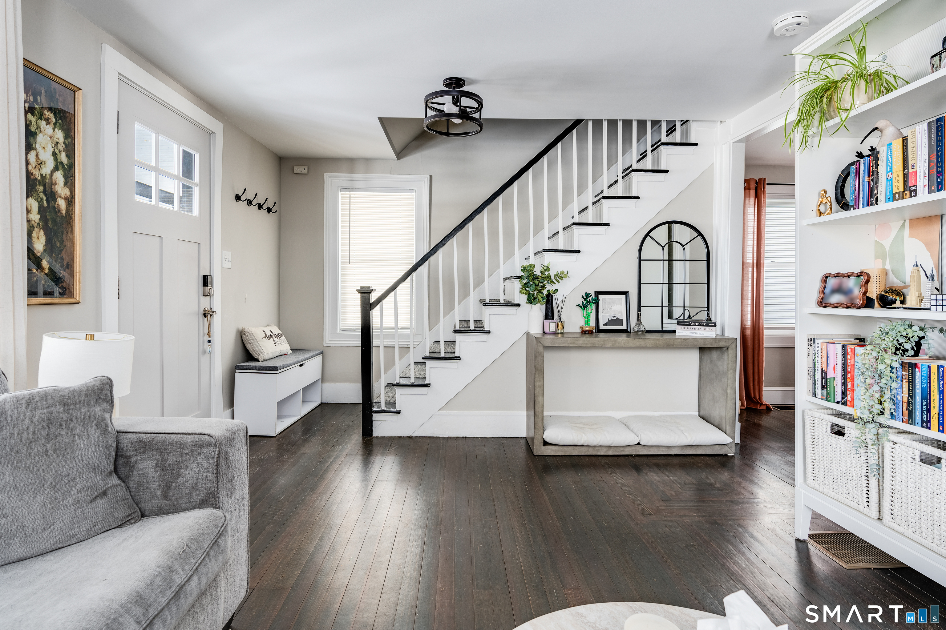 735 Matthews Street Bristol, CT 06010 - Photo 5 of 36 Living Room