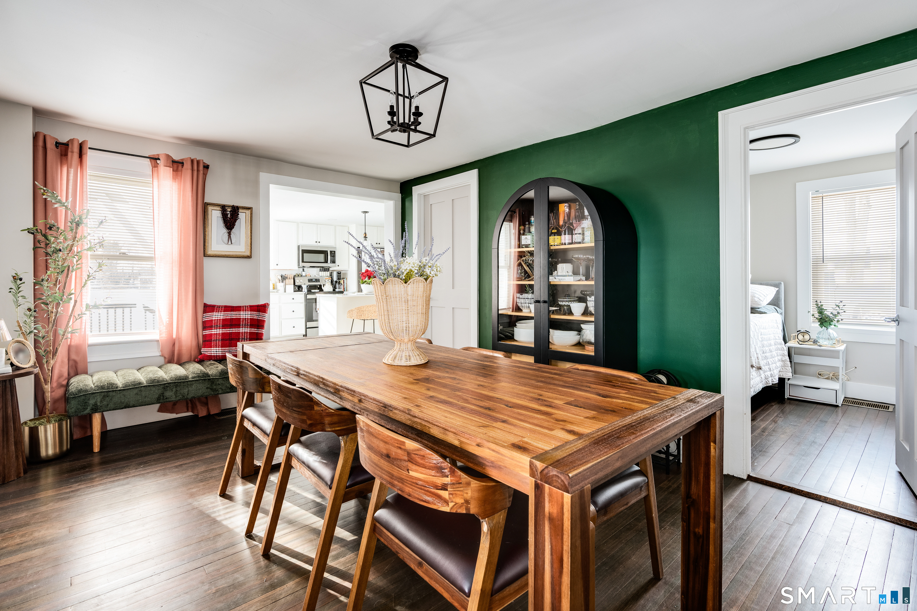 735 Matthews Street Bristol, CT 06010 - Photo 7 of 36 Dining room