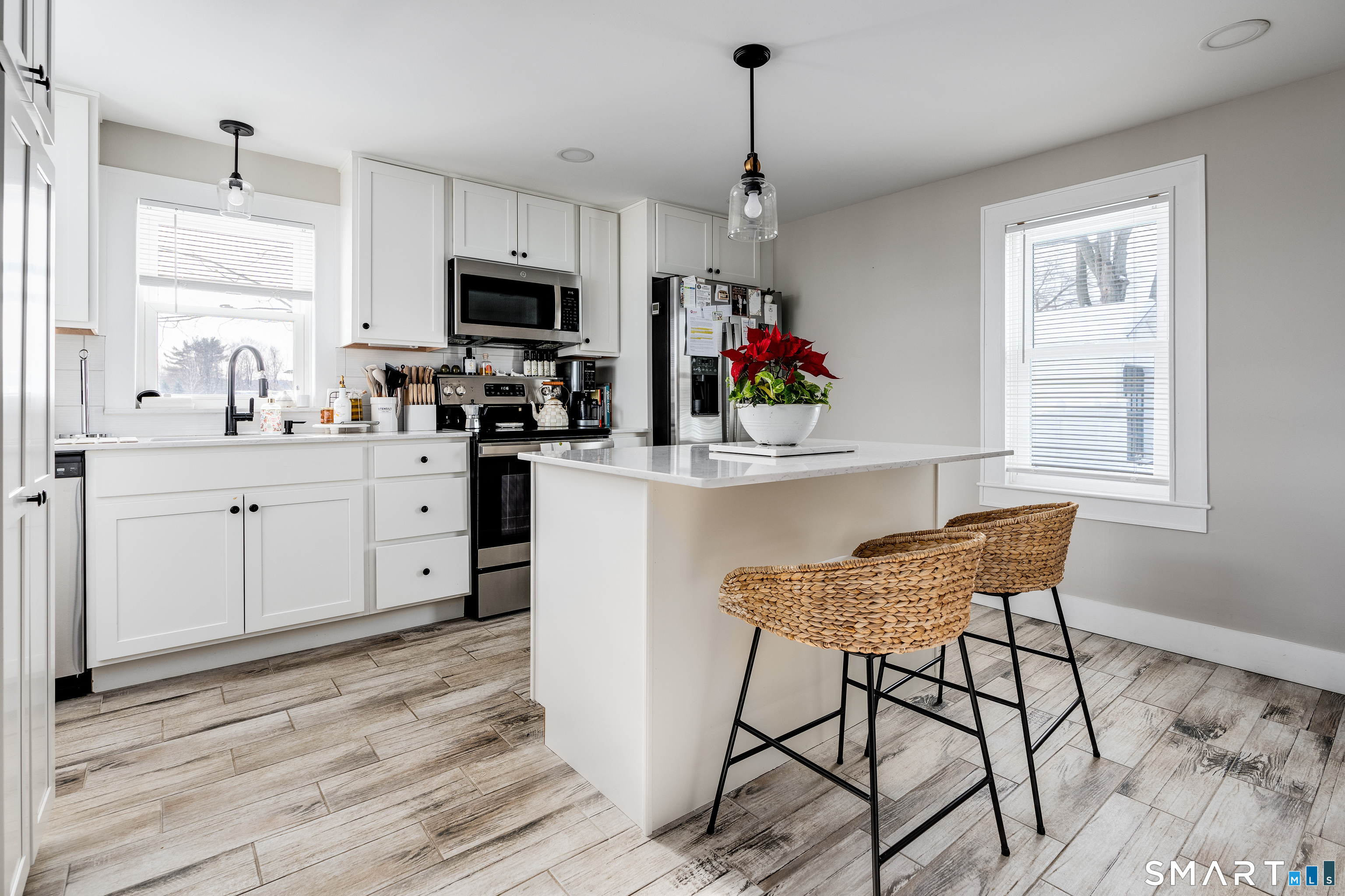 735 Matthews Street Bristol, CT 06010 - Photo 9 of 36 Kitchen
