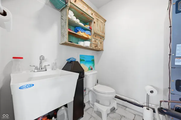 $1,175,000 | 104 Winchester Drive, New Castle, IN 47362