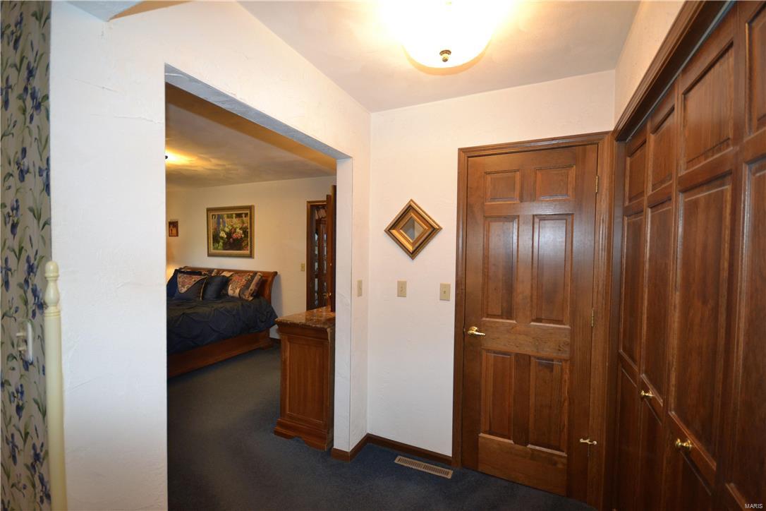 6114 Town Hall Road Belleville, IL 62223 - Photo 38 of 72 Gallery Image 38