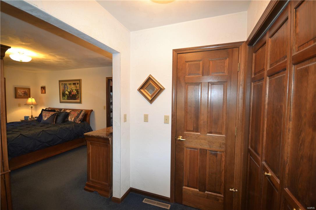6114 Town Hall Road Belleville, IL 62223 - Photo 39 of 72 Gallery Image 39