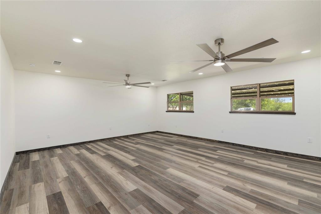 809 West Liveoak Street Coleman, TX 76834 - Photo 12 of 34