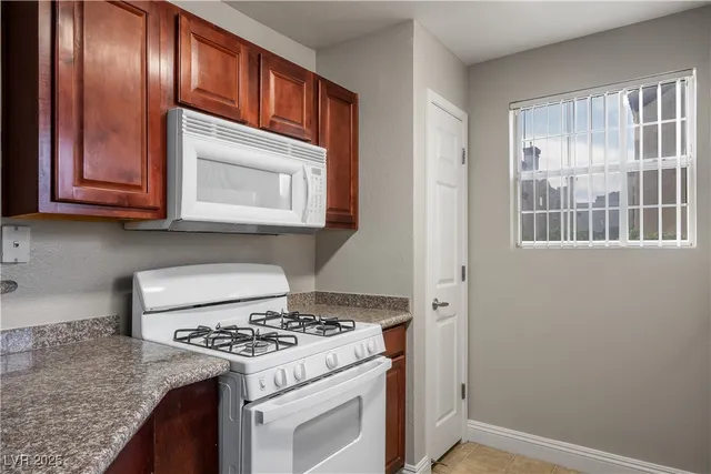 $1,425 | 2801 North Rainbow Boulevard, Unit 144, Las Vegas, NV 89108