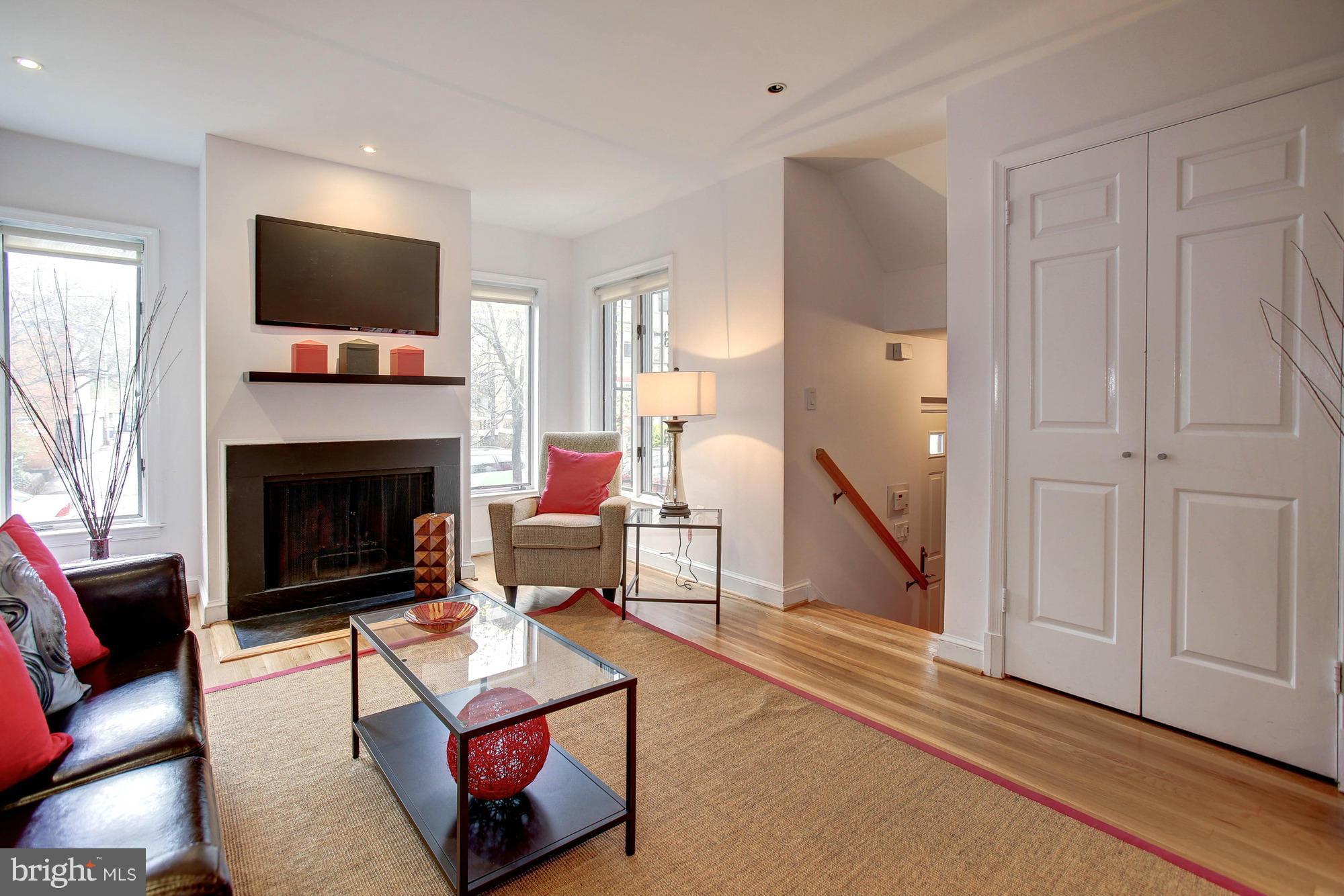1607 T Street Northwest, Unit A Washington, DC 20009 - Photo 4 of 30 Living Room