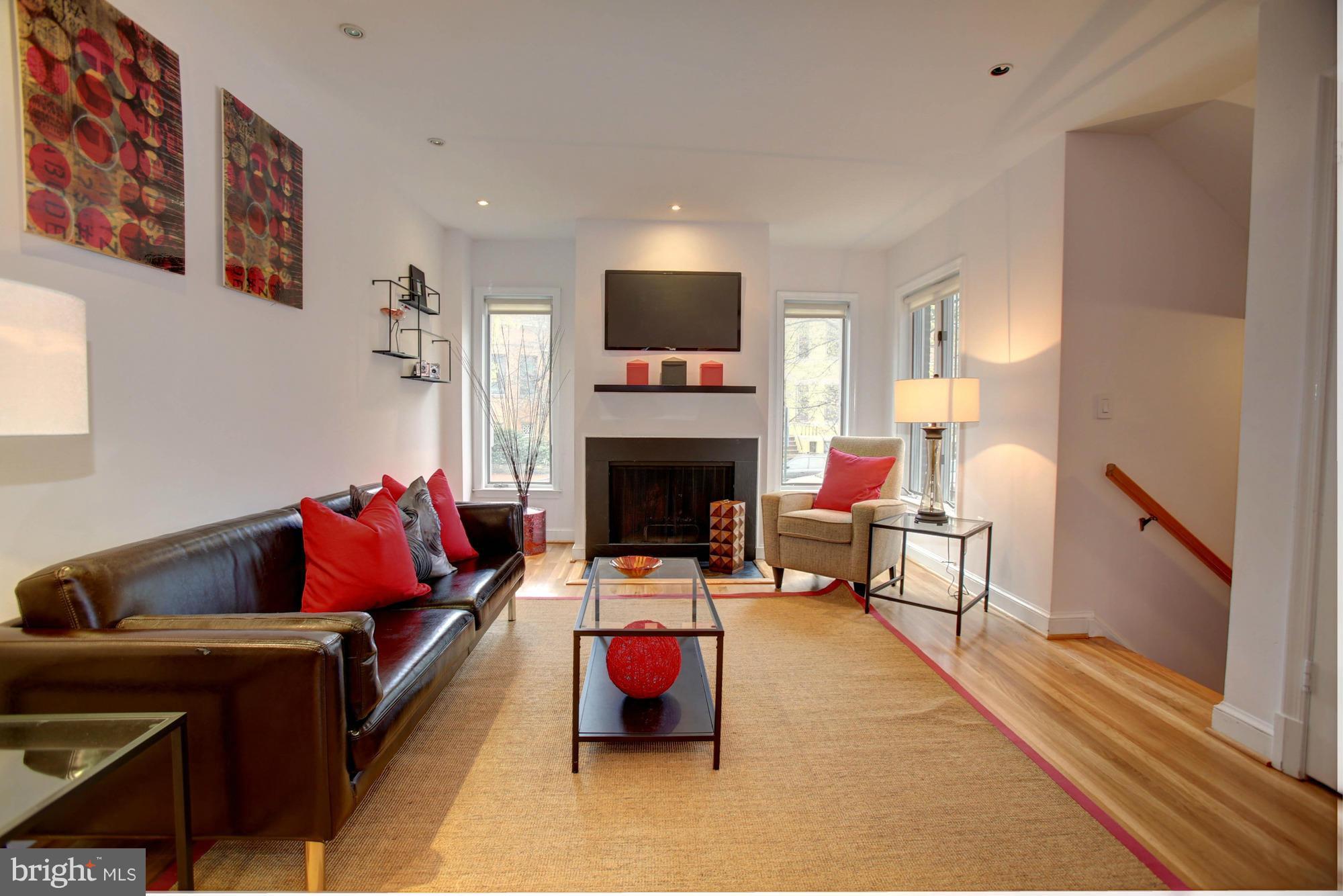 1607 T Street Northwest, Unit A Washington, DC 20009 - Photo 7 of 30 Living Room