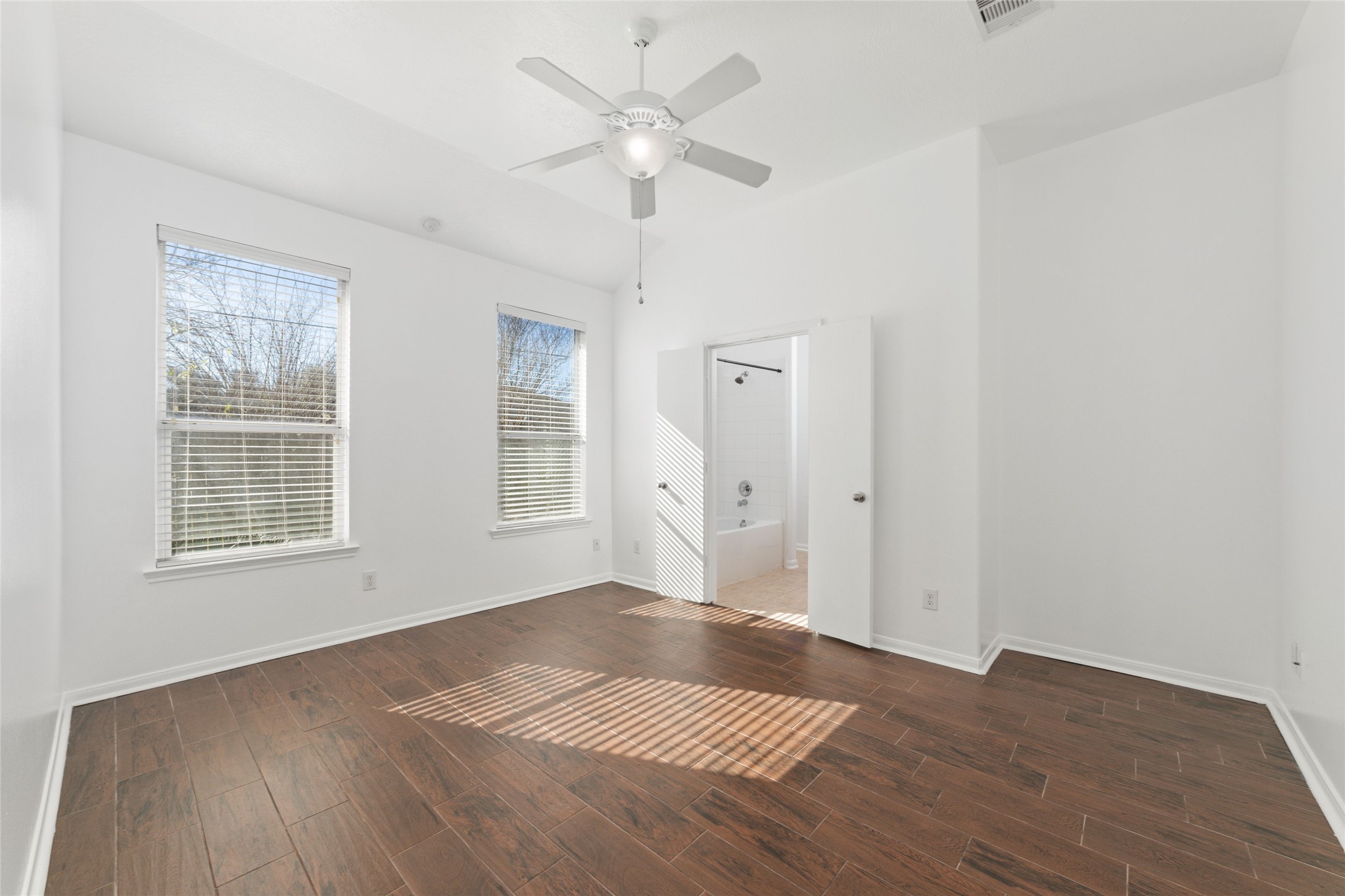 9338 Logans Run Lane Houston, TX 77075 - Photo 12 of 22