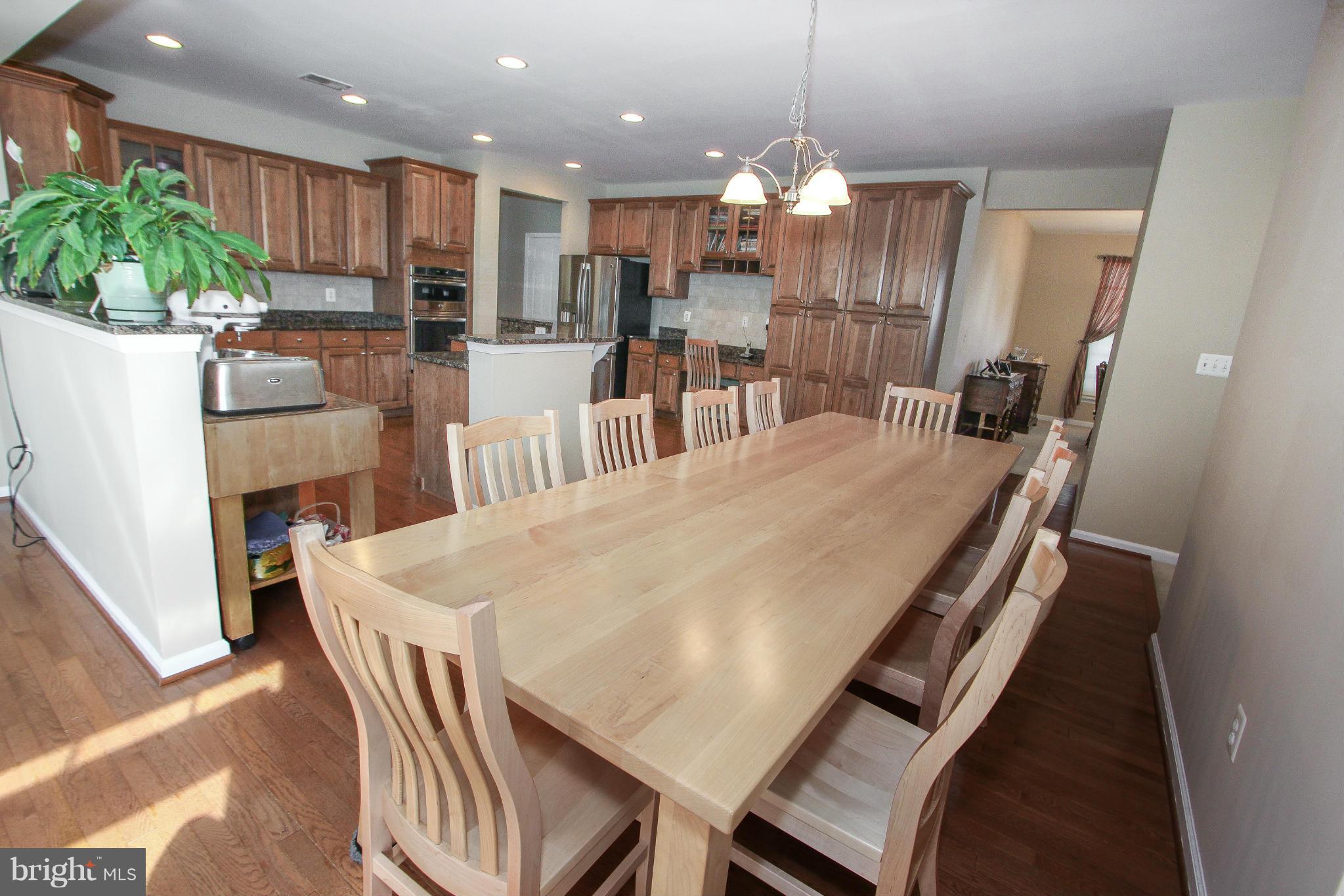 25857 Spring Farm Circle Chantilly, VA 20152 - Photo 12 of 30 Kitchen