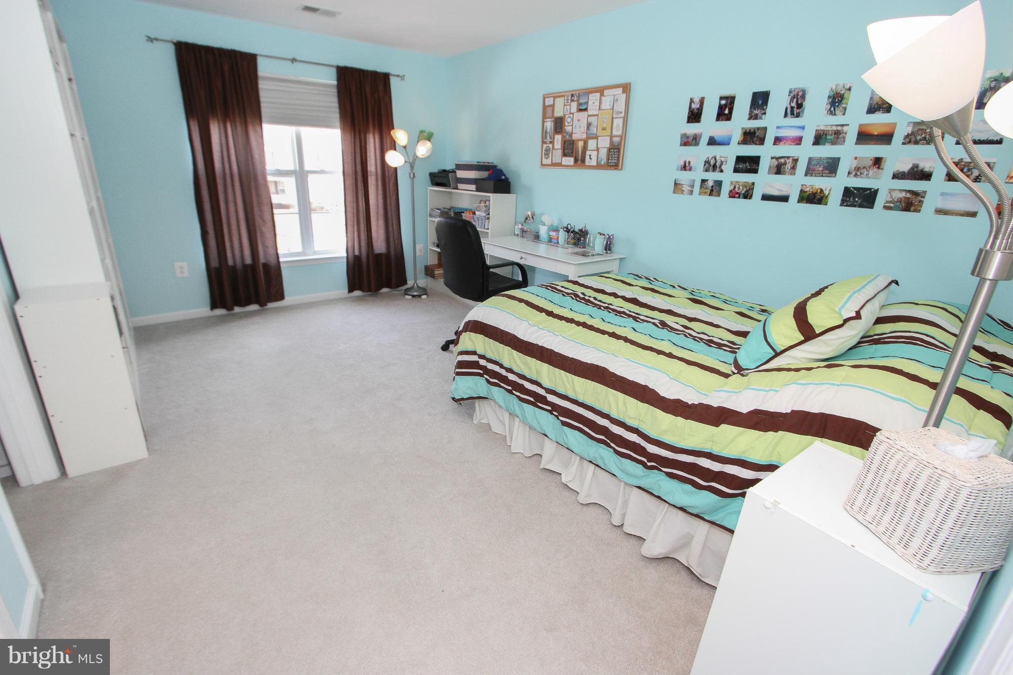 25857 Spring Farm Circle Chantilly, VA 20152 - Photo 19 of 30 Bedroom