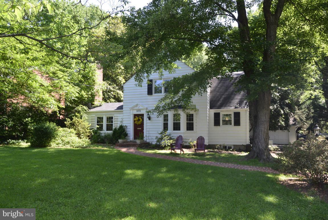 Welcome to this gorgeous Falls Church home.