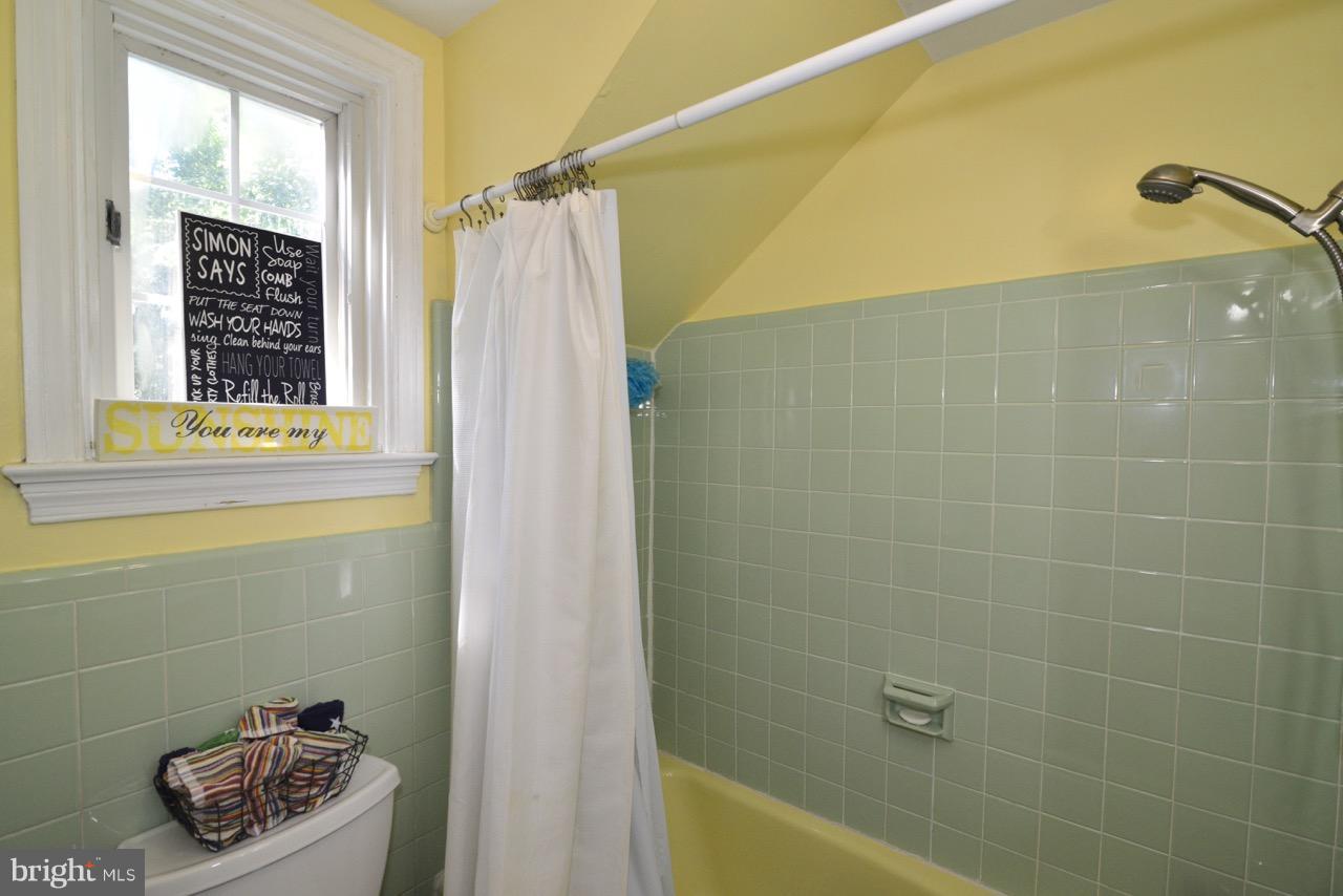 3073 Holmes Run Road Falls Church, VA 22042 - Photo 23 of 29 Full bathroom in this section of the house.