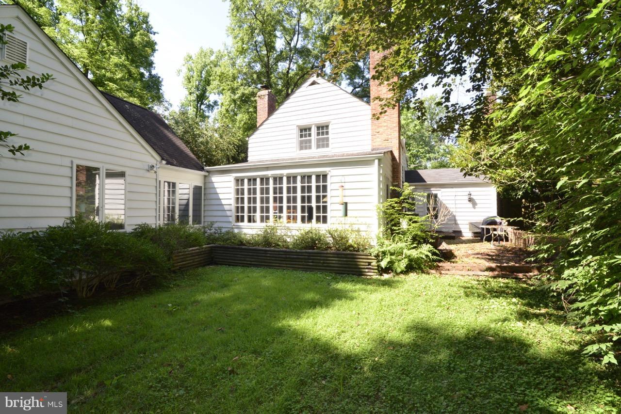 3073 Holmes Run Road Falls Church, VA 22042 - Photo 25 of 29 One of two backyards.