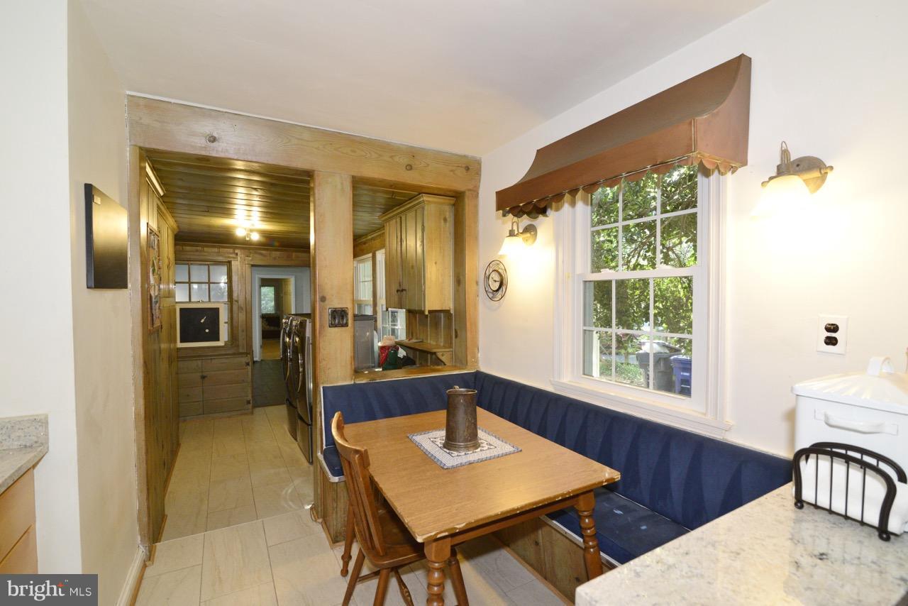 Breakfast nook.