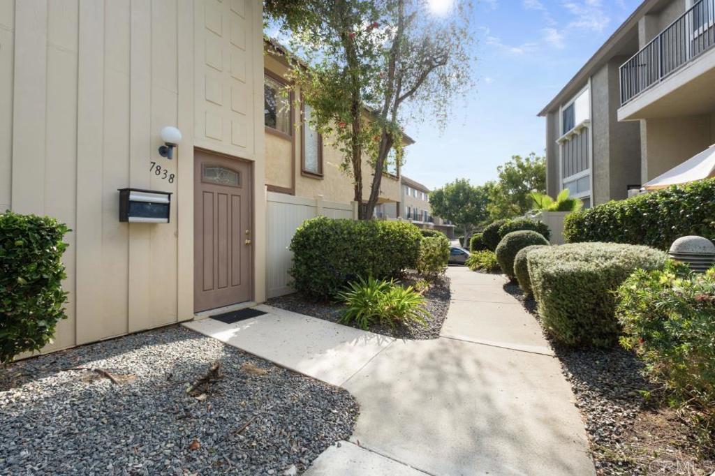 7838 Nightingale Way San Diego, CA 92123 - Photo 2 of 18
