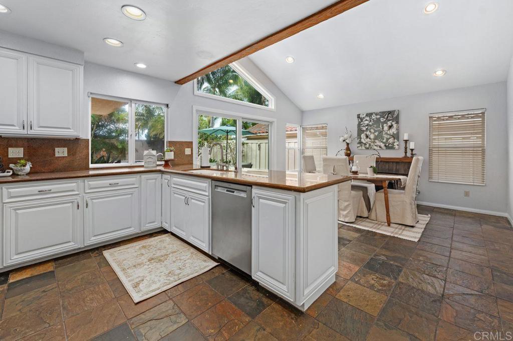 1825 Hummock Lane Encinitas, CA 92024 - Photo 11 of 37