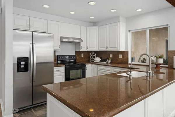 $1,799,000 | 1825 Hummock Lane, Encinitas, CA 92024