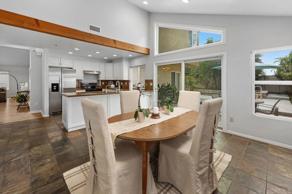 1825 Hummock Lane Encinitas, CA 92024 - Photo 8 of 37