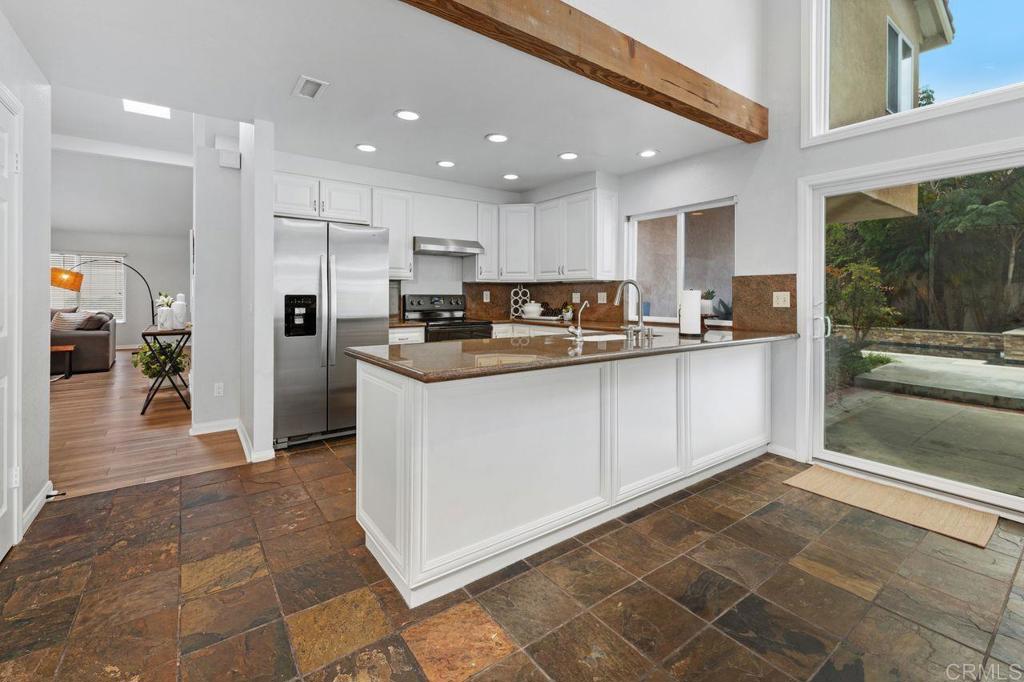 1825 Hummock Lane Encinitas, CA 92024 - Photo 10 of 37