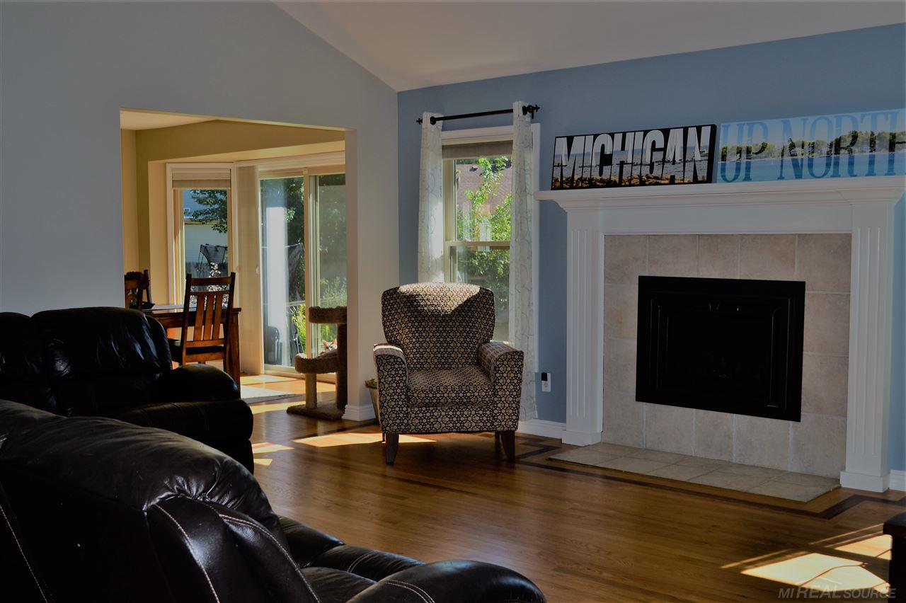 49211 Monte Road New Baltimore, MI 48047 - Photo 8 of 38 31360786-7.JPG