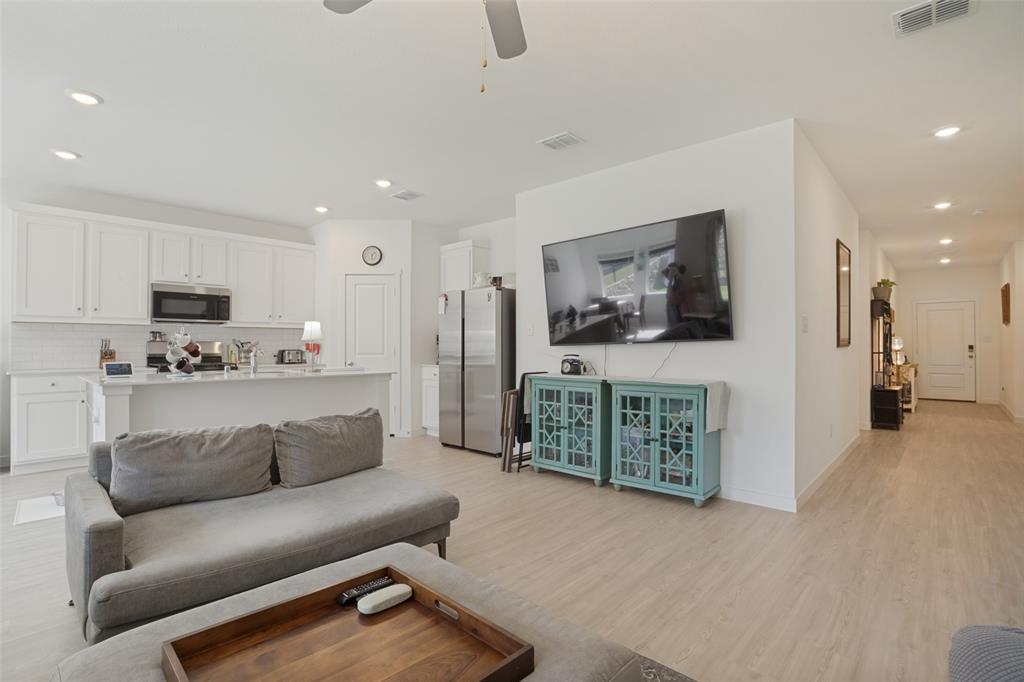 437 Ridge Drive Justin, TX 76247 - Photo 5 of 24 Gallery Image 5