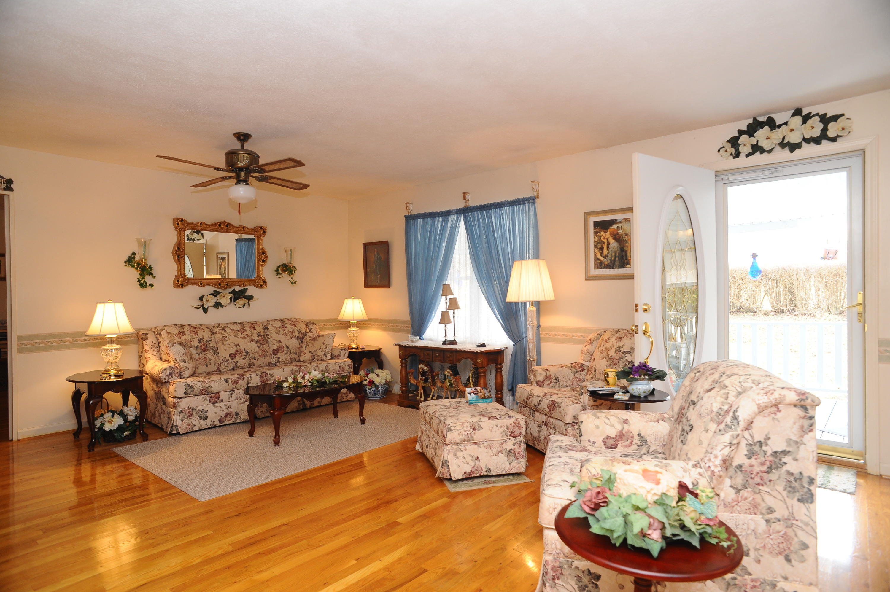 1101 Spring Valley Road Staffordsville, VA 24167 - Photo 15 of 47 DSC_6117.JPG