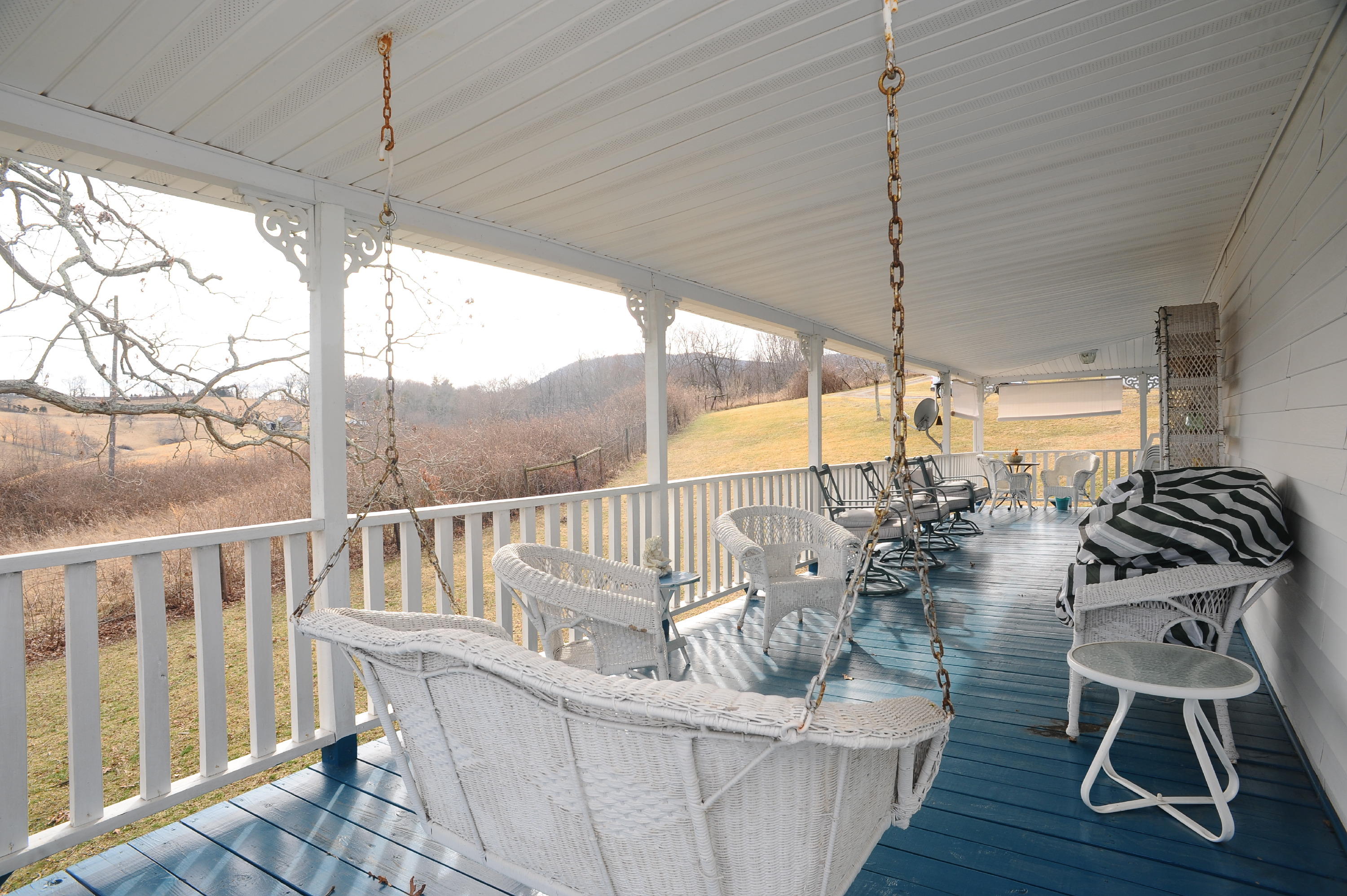 1101 Spring Valley Road Staffordsville, VA 24167 - Photo 3 of 47 DSC_6160.JPG