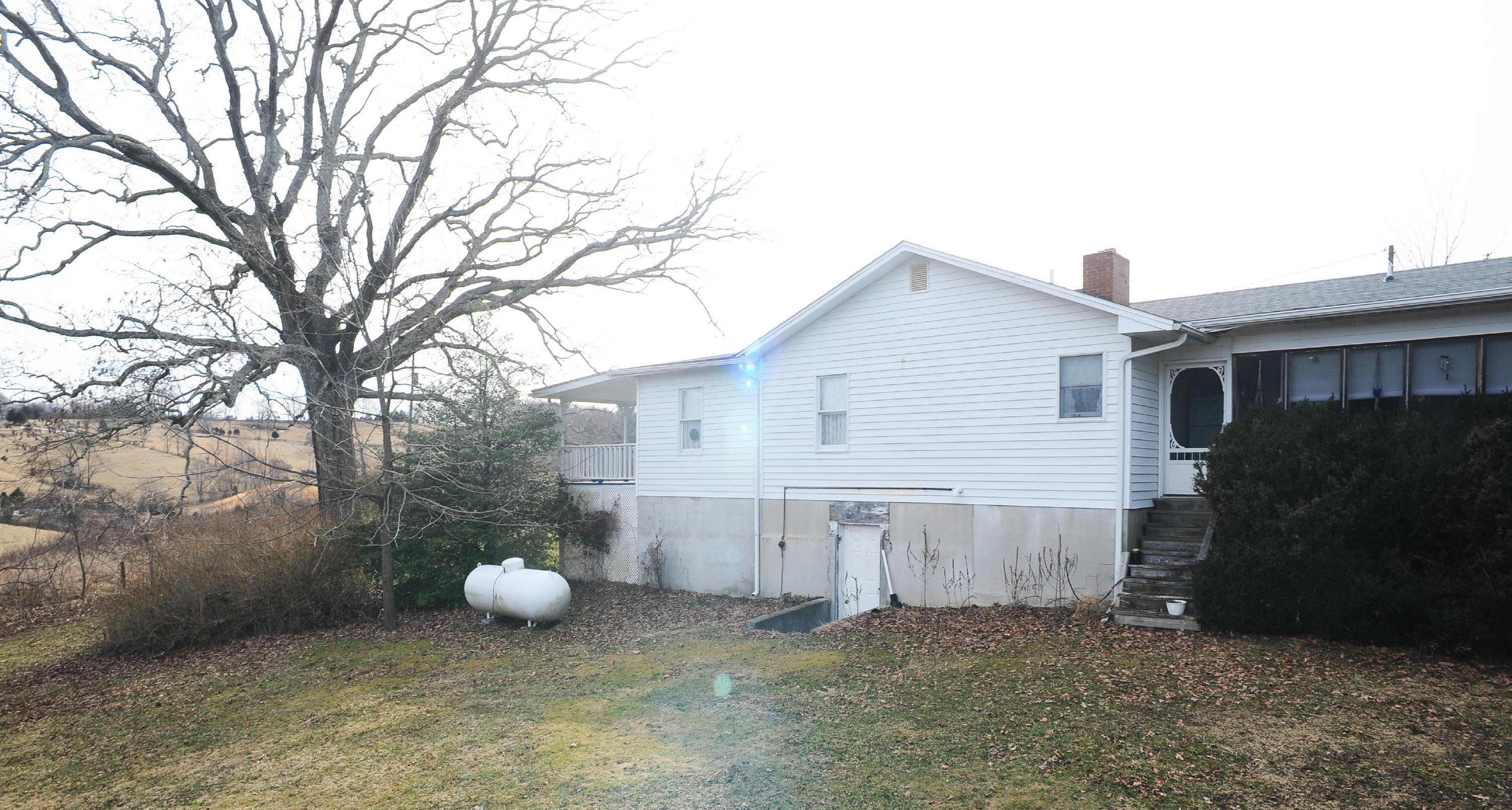 1101 Spring Valley Road Staffordsville, VA 24167 - Photo 45 of 47 DSC_6174(1).JPG