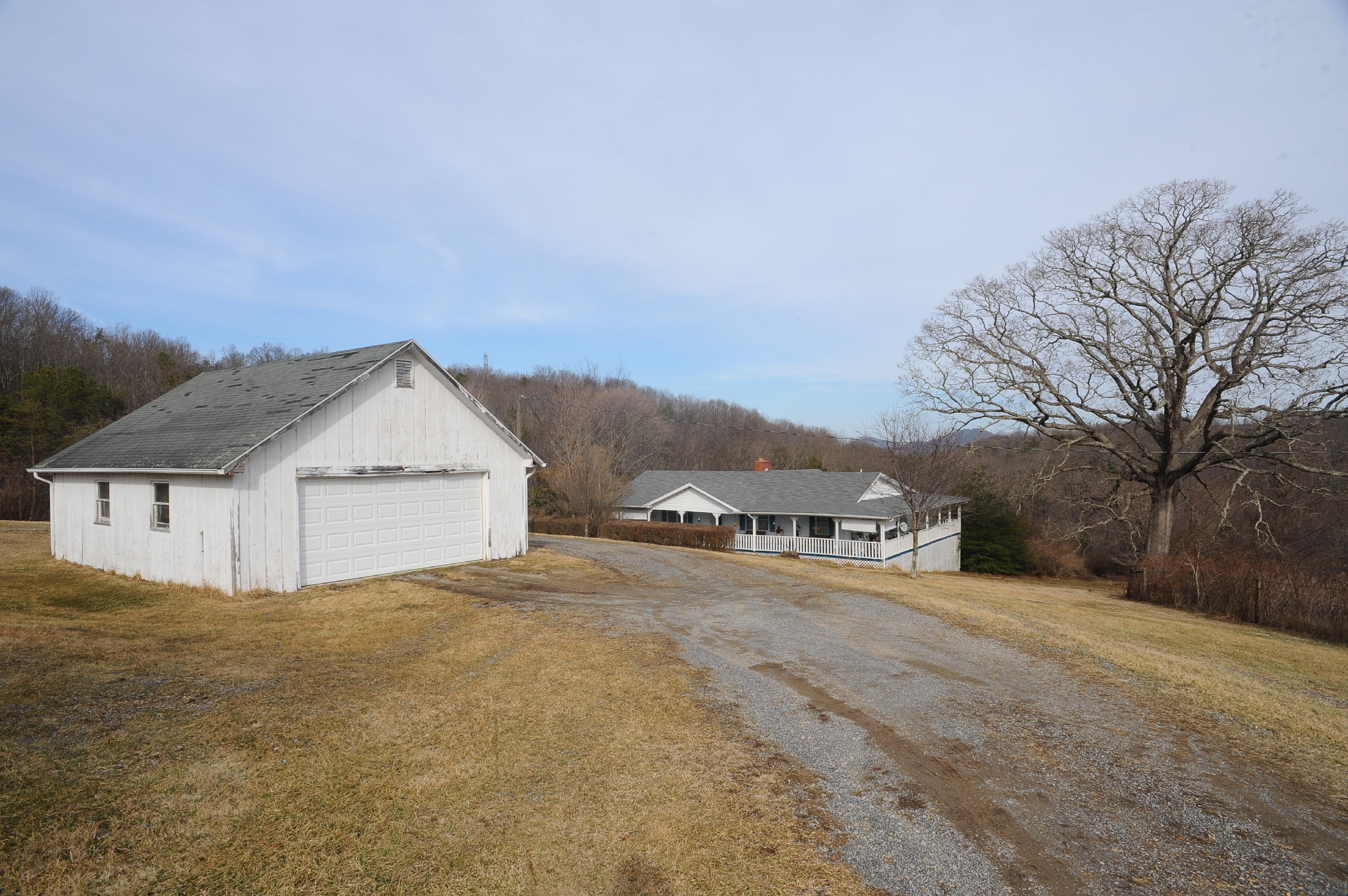 1101 Spring Valley Road Staffordsville, VA 24167 - Photo 7 of 47 5DSC_6182.JPG