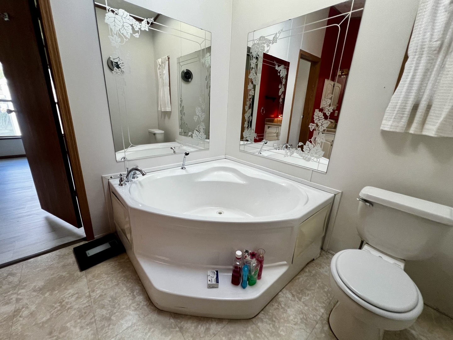 1074 Lakeview Road Elgin, IL 60123 - Photo 12 of 26 Gallery Image 12