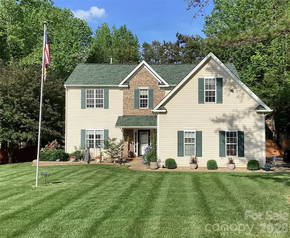 $547,500 | 9106 Dogwood Ridge Drive, Charlotte, NC 28227