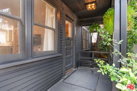 $1,649,000 | 1233 North Genesee Avenue, West Hollywood, CA 90046