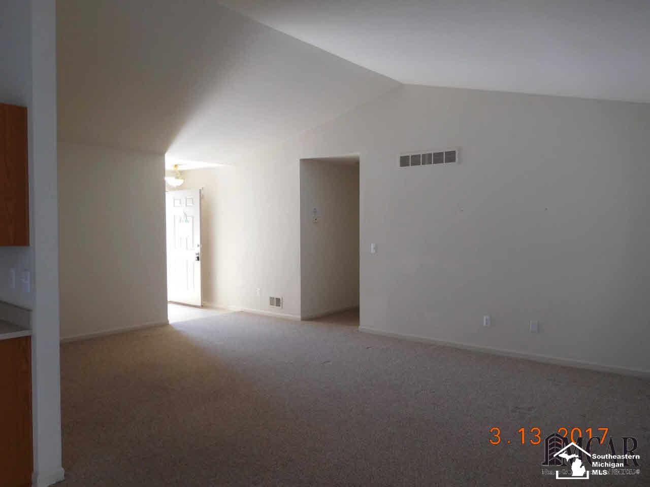 4075 Stone Post Road Newport, MI 48166 - Photo 14 of 22 21271302-13.JPG