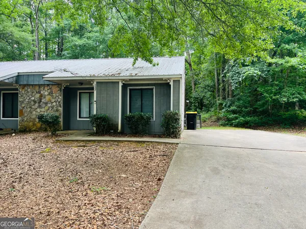 $1,250 | 227 Bay Street Northeast, Unit 227, Fairburn, GA 30213